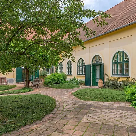 Svastics Kuria Pensjonat 4*