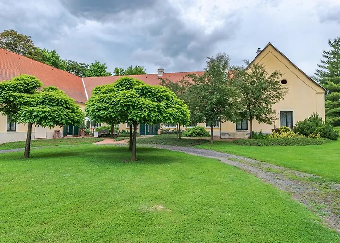 Svastics Kuria בית הארחה Szentgalosker