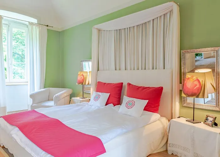 Svastics Kuria בית הארחה