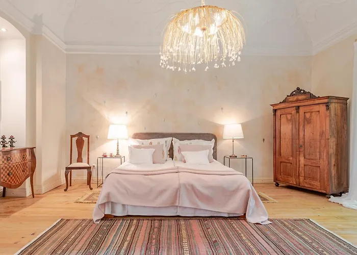 Svastics Kuria בית הארחה 4*